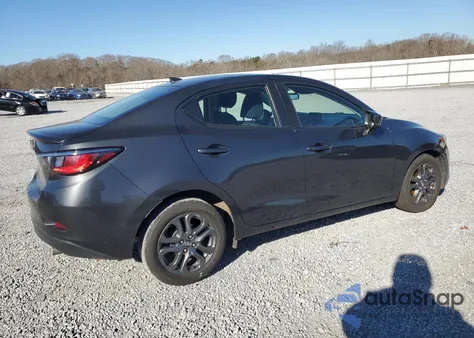 2019 Toyota Yaris Le z USA, uszkodzony, nr VIN 3MYDLBYV3KY519283